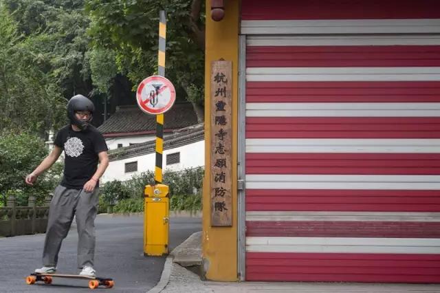 灵隐寺招人，10万网友求职上热搜！4点下班、KPI随缘，条件就一个