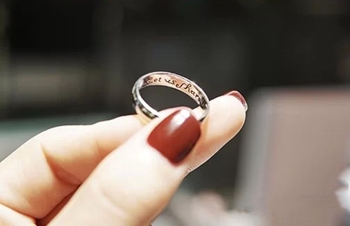 情侣送什么牌子的对戒,情侣对戒买什么的比较好