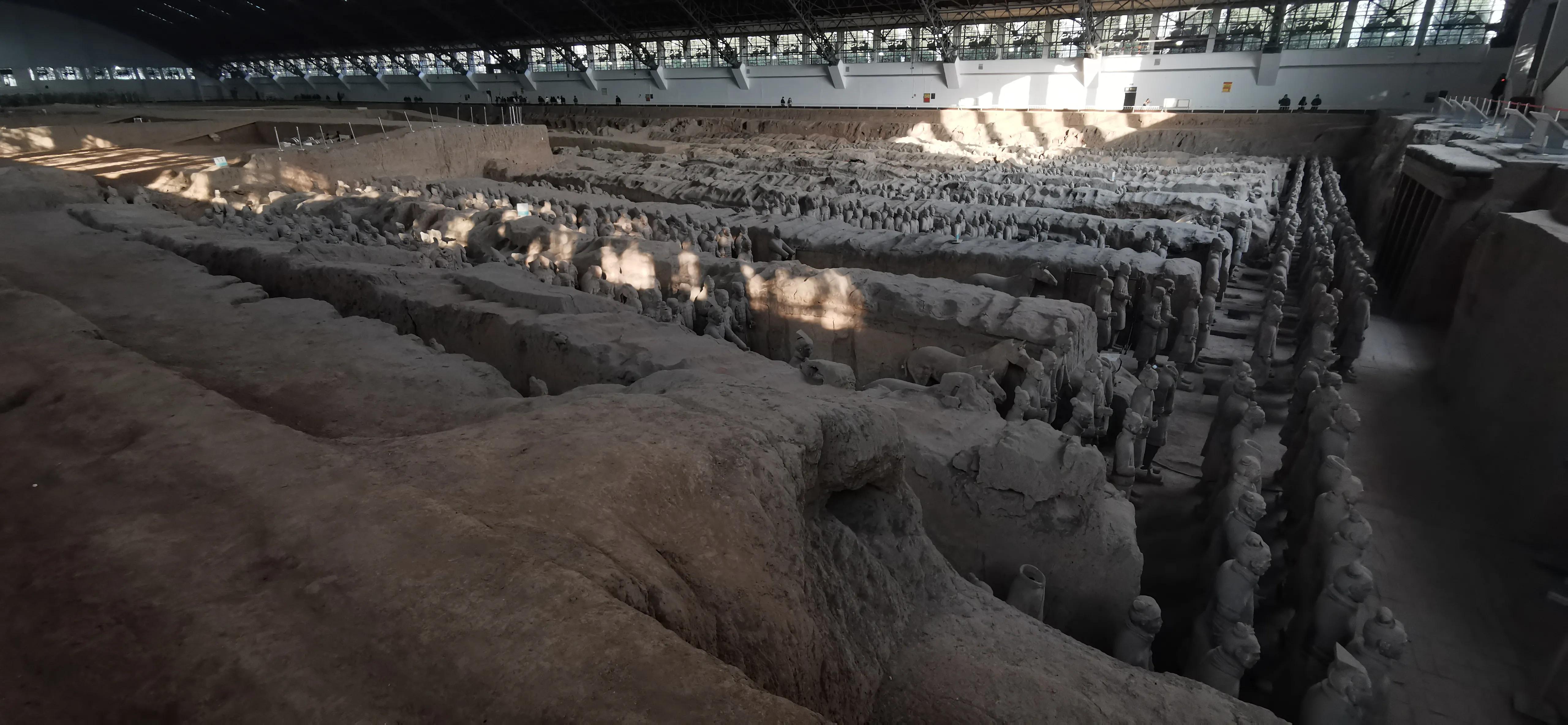 秦始皇陵兵马俑现场有讲解吗,秦始皇陵兵马俑的所在地