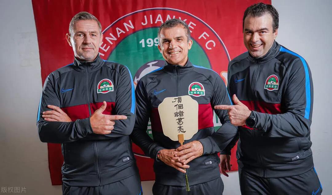 河南建业球员定妆照！你说中不中？