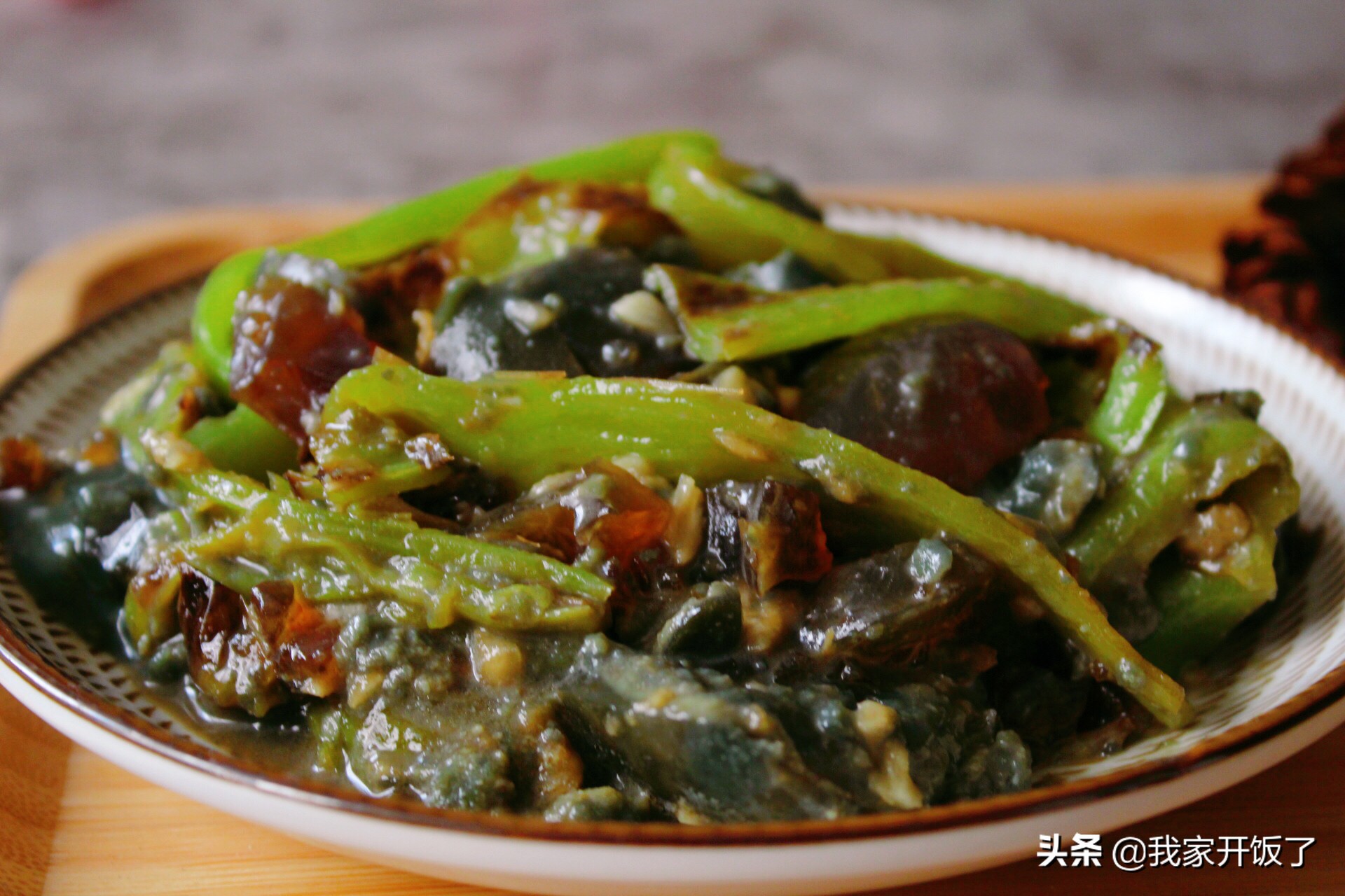 擂辣椒皮蛋入味,擂辣椒皮蛋拌饭辣不辣