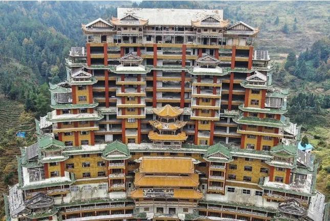 一个贫困县烧掉400亿的背后，其实内有玄机