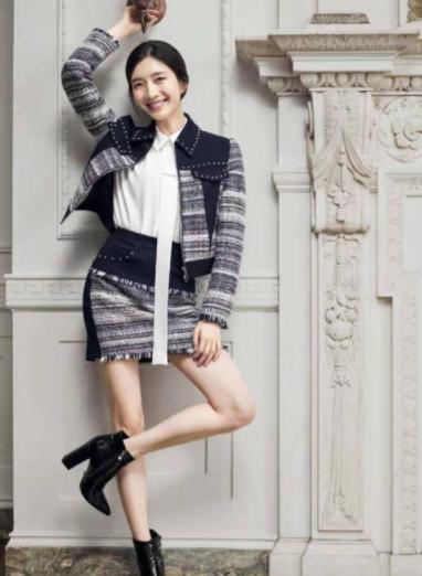 江疏影的显高显瘦轻熟气质穿搭,江疏影大红长靴秀长腿