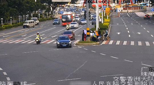 孕妇破羊水老公反应,孕妇突然羊水破了丈夫找车