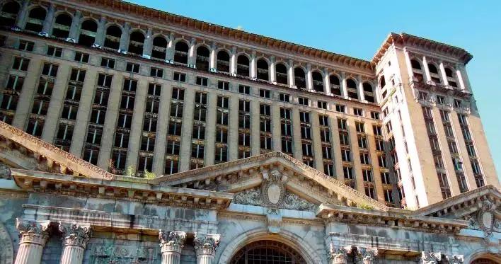 底特律是怎么破产的,目前底特律的城市现状