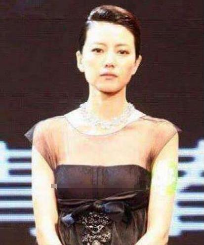 继“雪莉又不穿内衣”前，已经有很多国内女星也不穿了