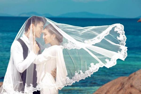 修图对比前后婚纱照海边,不上镜拍婚纱照修图前后对比