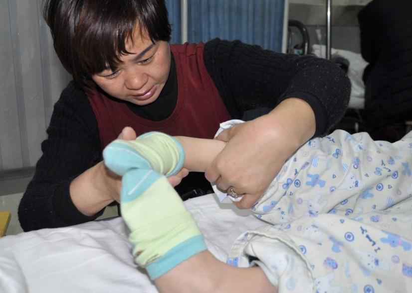 一个多月宝宝屁多哭闹怎么回事,宝宝屁多但是不哭闹