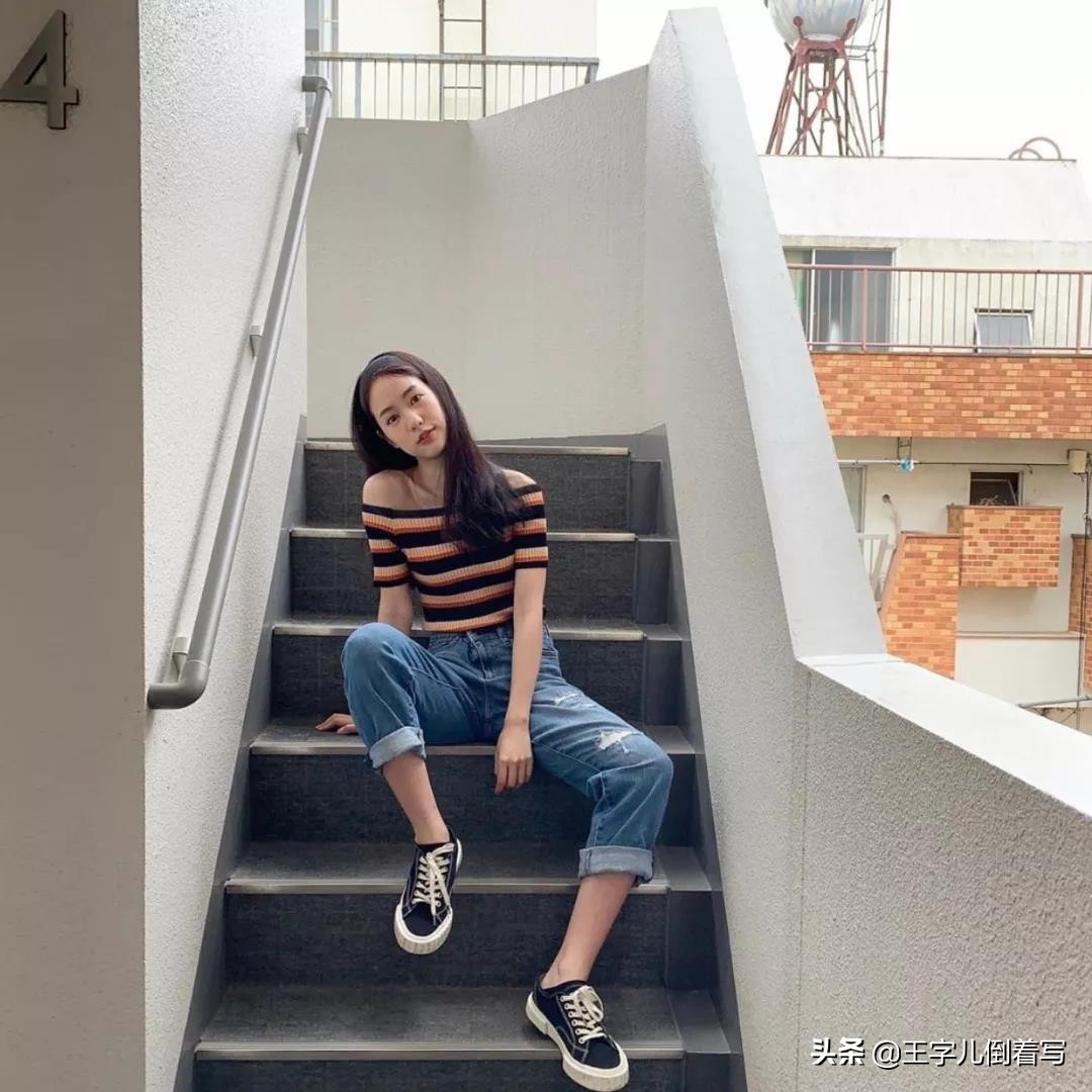 女生怎么摆pose怎么拍照好看,小女孩拍照如何摆pose戴帽子