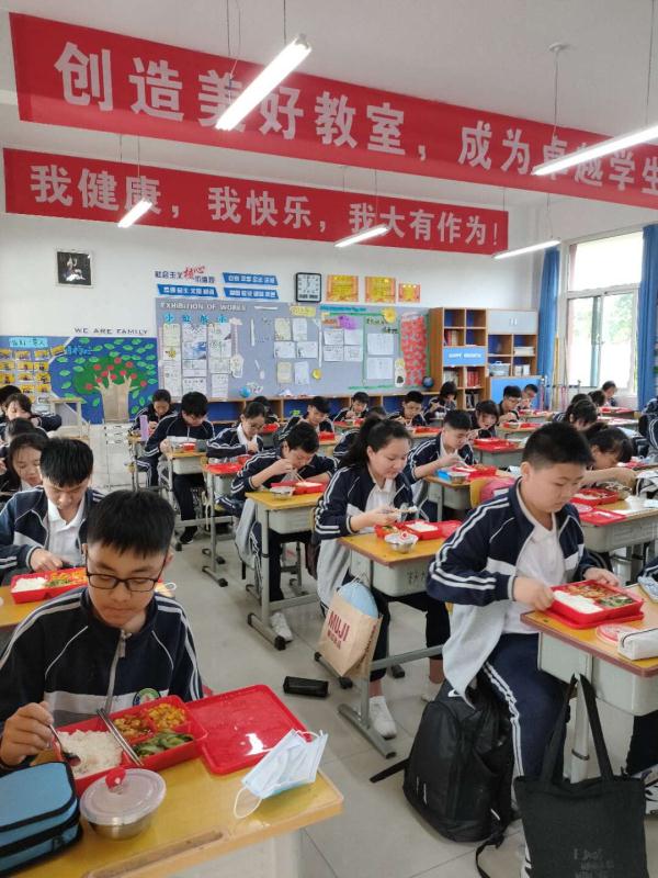 许久不见！你好校园：郑东新区中学全面复学，1.7万学子书声琅琅