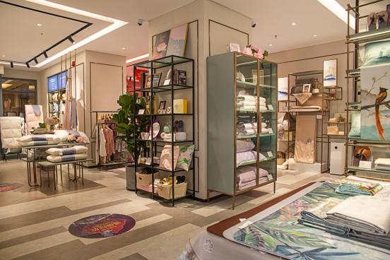 这家家纺不走寻常路,这家家纺店为啥火爆