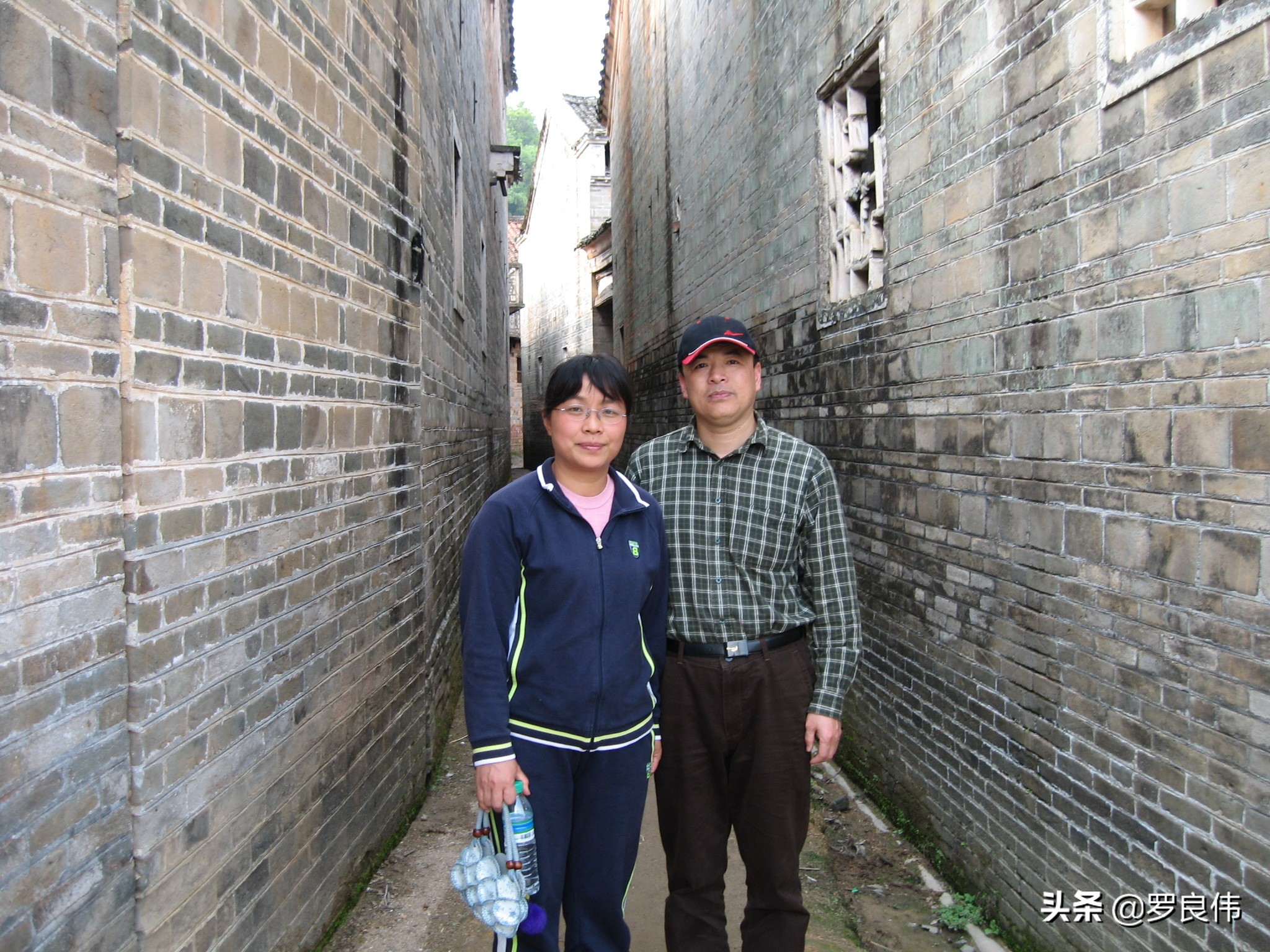 妻子离家出走八年寻情记,8年前妻子离家出走