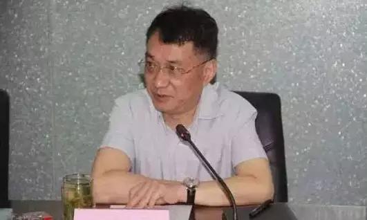 720万瑞士名表拍卖背后:公安局长与女下属酒店开房被*拍偷**敲诈,造假案抓人销毁证据后放人