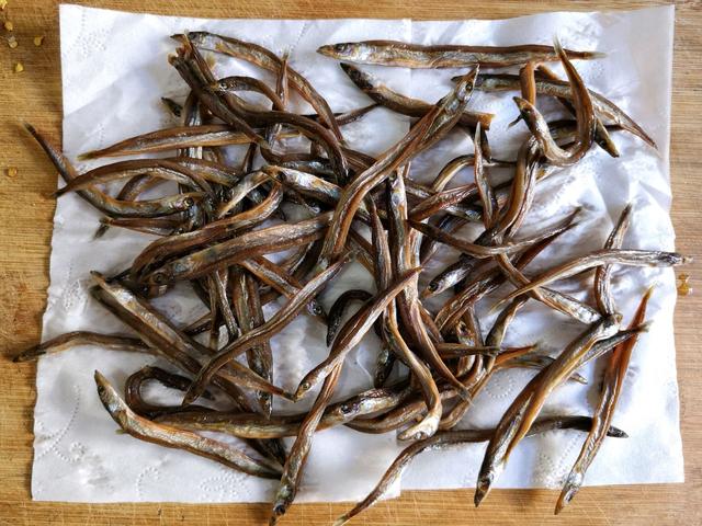 老妈味道松鼠鱼,香辣小鱼干酥脆