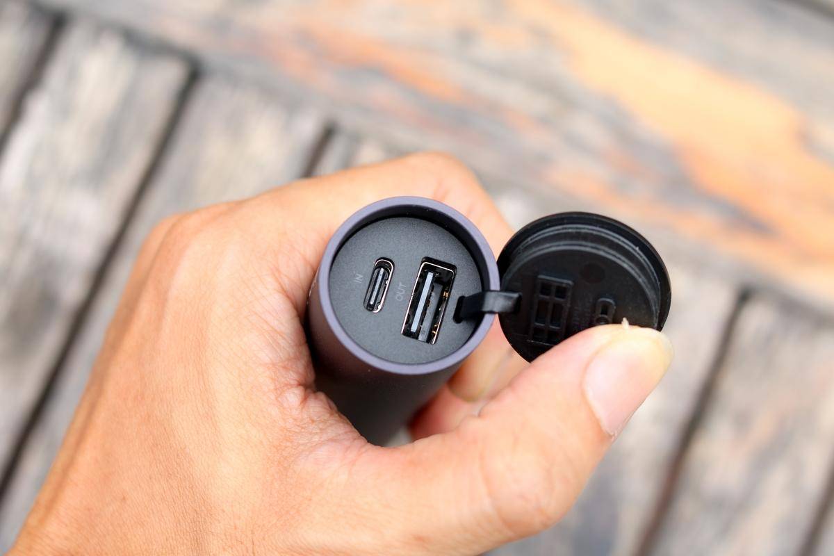 zmi随身强光手电筒充电宝,mini强光手电筒