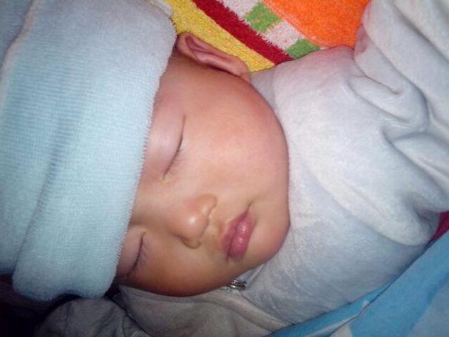 宝宝还没退烧睡着了要盖被子吗,孩子睡了要不要叫醒吃退烧药