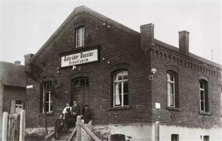 pumaadidas的故事,puma对比adidas