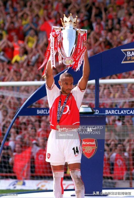 枪王加盟巴萨如愿获得欧冠，生涯唯一污点用手将法国队拍进世界杯