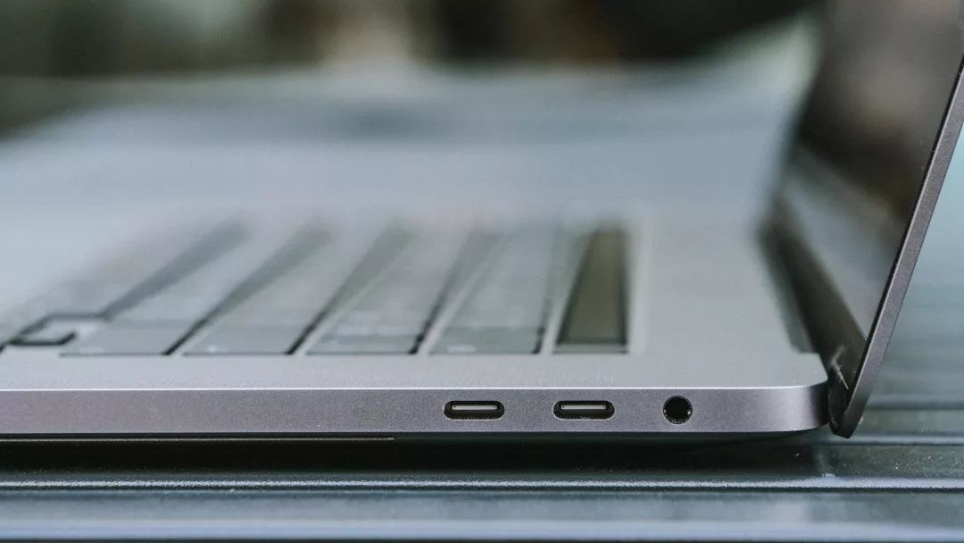 macbookpro三千左右的,macbookpro16寸选i7还是i9