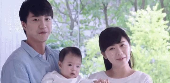 福原爱被家人4年冷*力暴**？婚姻新状况，女方身边有小6岁异性朋友