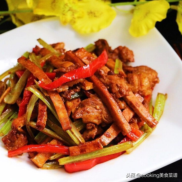 大白菜炒豆干五花肉,豆干炒五花肉教学视频