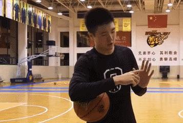 郭艾伦最全进攻技巧,高速控球怎么练习