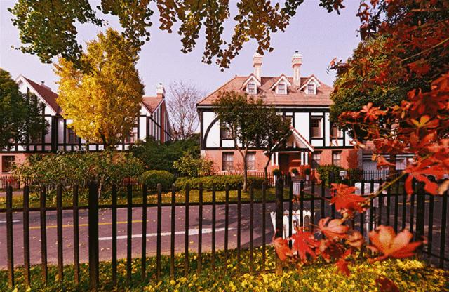 戴口罩扫码排队,戴口罩有序排队