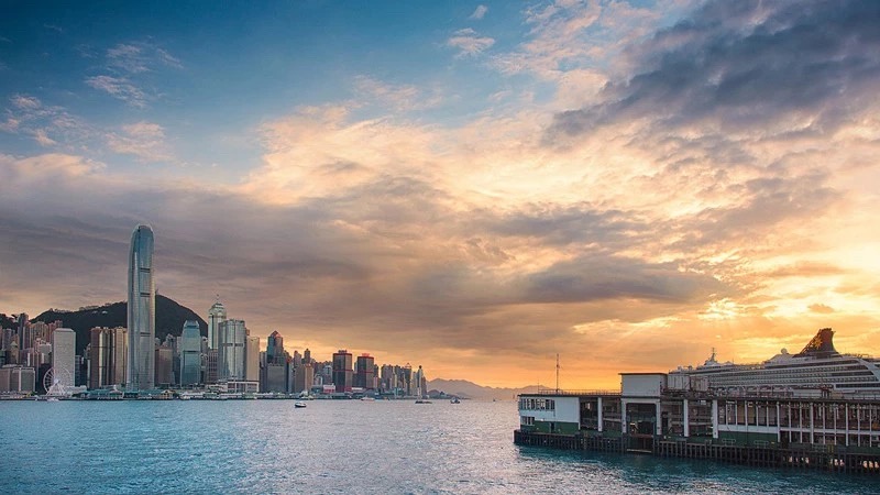 楼市风起云涌未来,香港房地产下行后哪些行业崛起