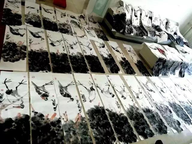 画家流水线作画,修车工人绘画