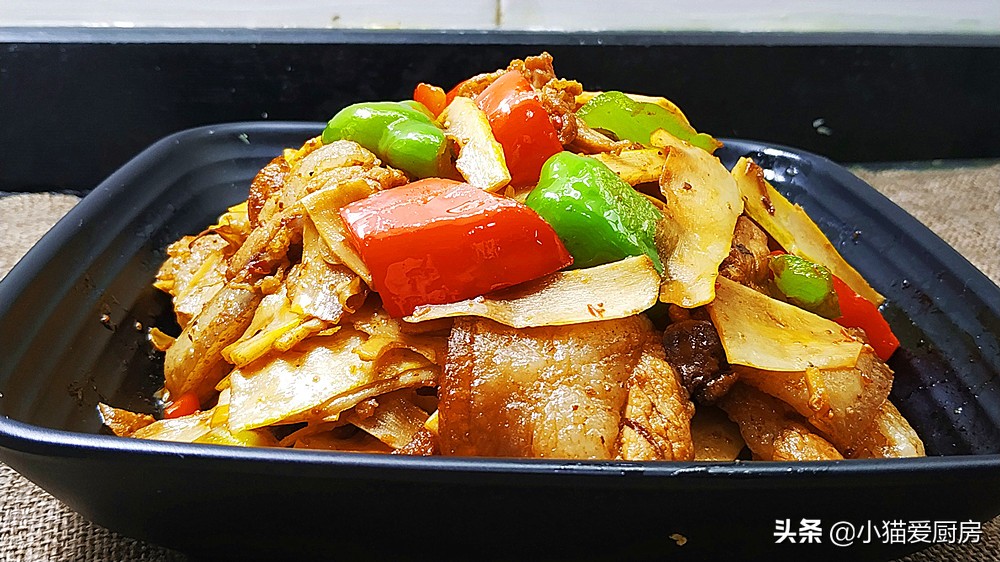 春天里最爱的一道菜竹笋炒肉,竹笋炒肉也是一道非常美味的美食