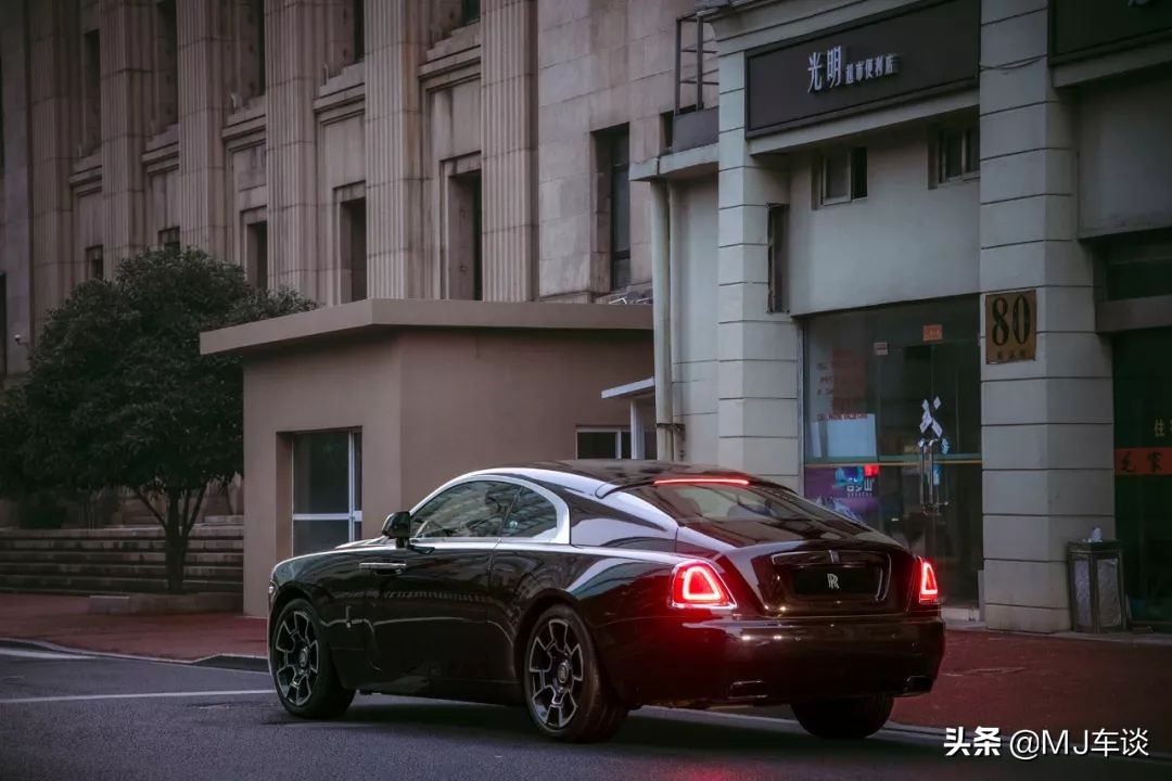 亲身体验劳斯莱斯，300多万的豪华堡垒开起来是什么感觉？