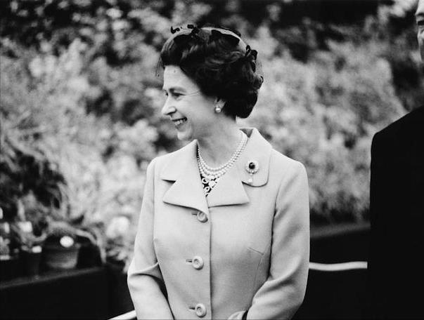 英女王最喜欢的首饰,英国王室珍珠胸针