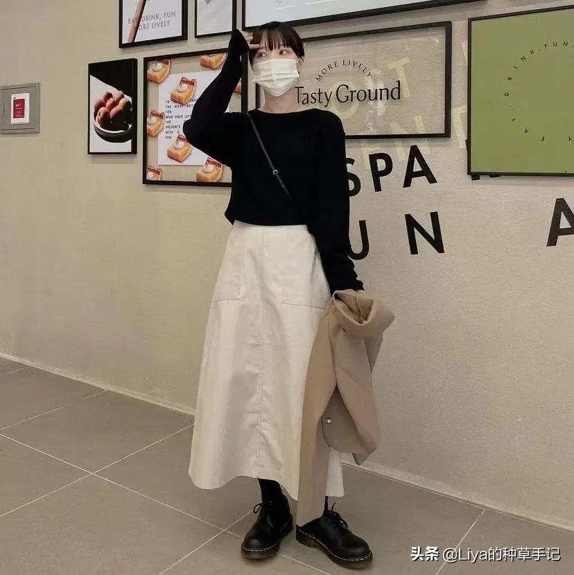 大毛衣半裙过年最显气质穿搭,毛衣半裙冬季