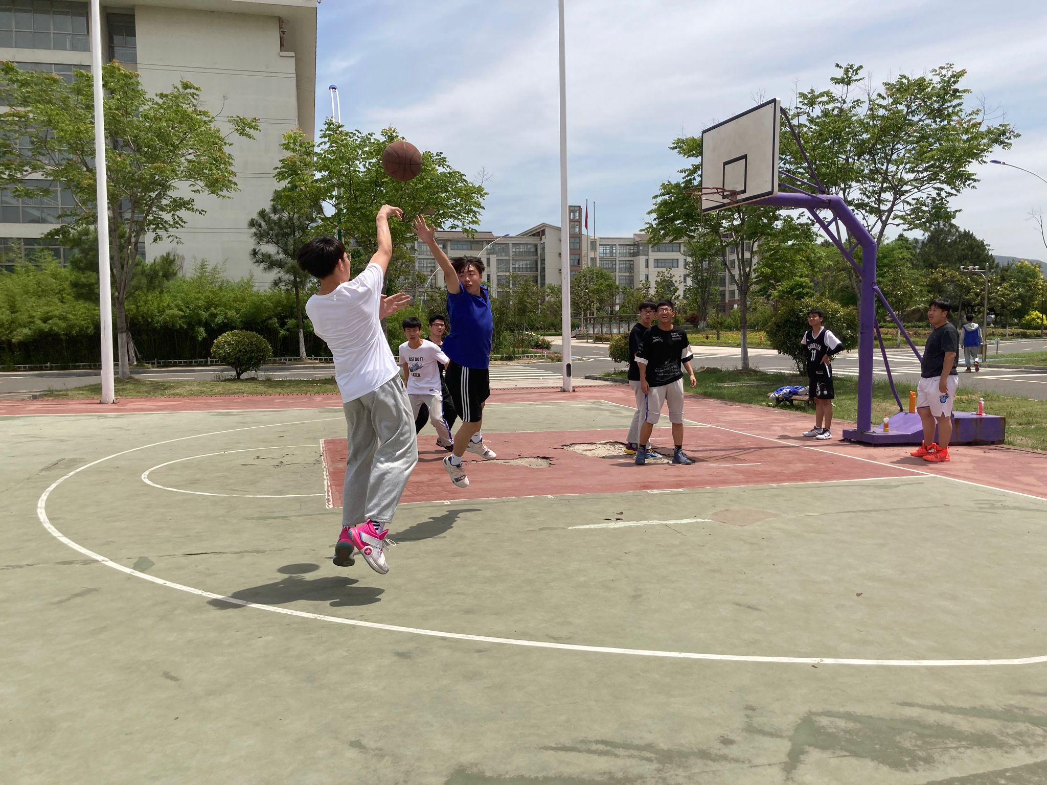 No.280（2021-05-25）争分夺秒疾驰看路有惊无险皮破肉露