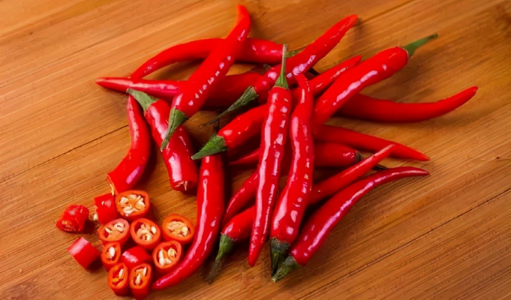 手被辣椒辣得疼小妙招,手指头被辣椒辣到了灼烧感