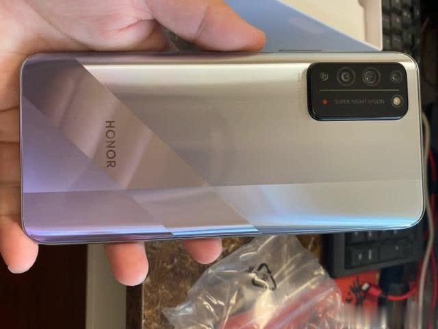 不喜欢挖孔屏有什么推荐,不喜欢中间挖孔的手机