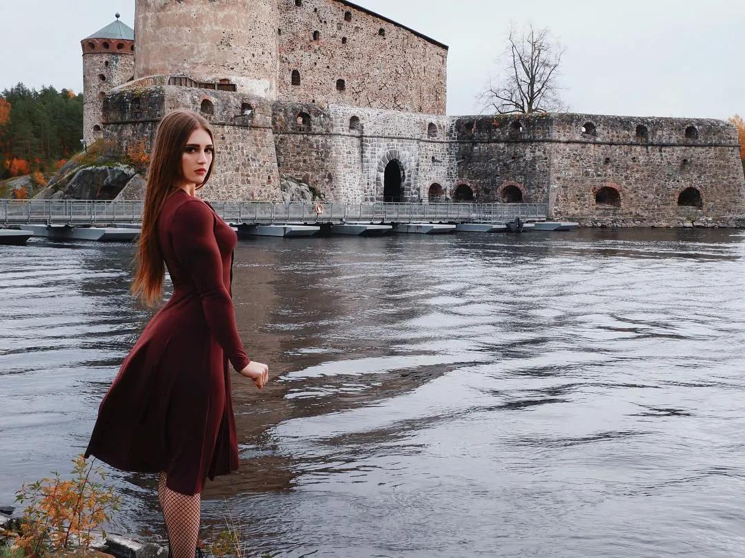 俄罗斯金刚芭比娜塔莉 (俄罗斯金刚芭比肌肉爆裂)