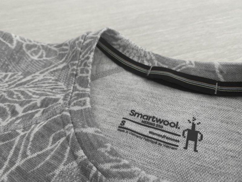 一件很旧很破的羊毛衣,不可水洗的羊毛衣