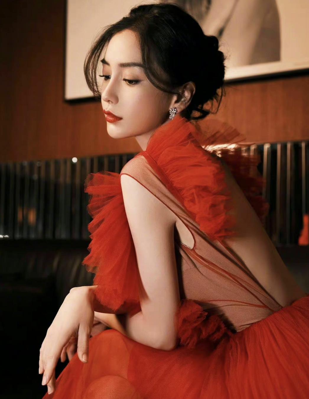 巩皇霸气红毯造型,巩皇红毯气场