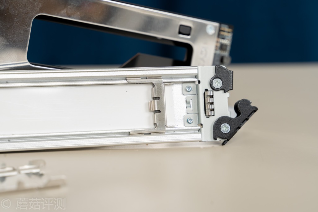 极速插拔，解锁更多使用姿势、ICYDock硬盘抽取盒PCI转M2评测