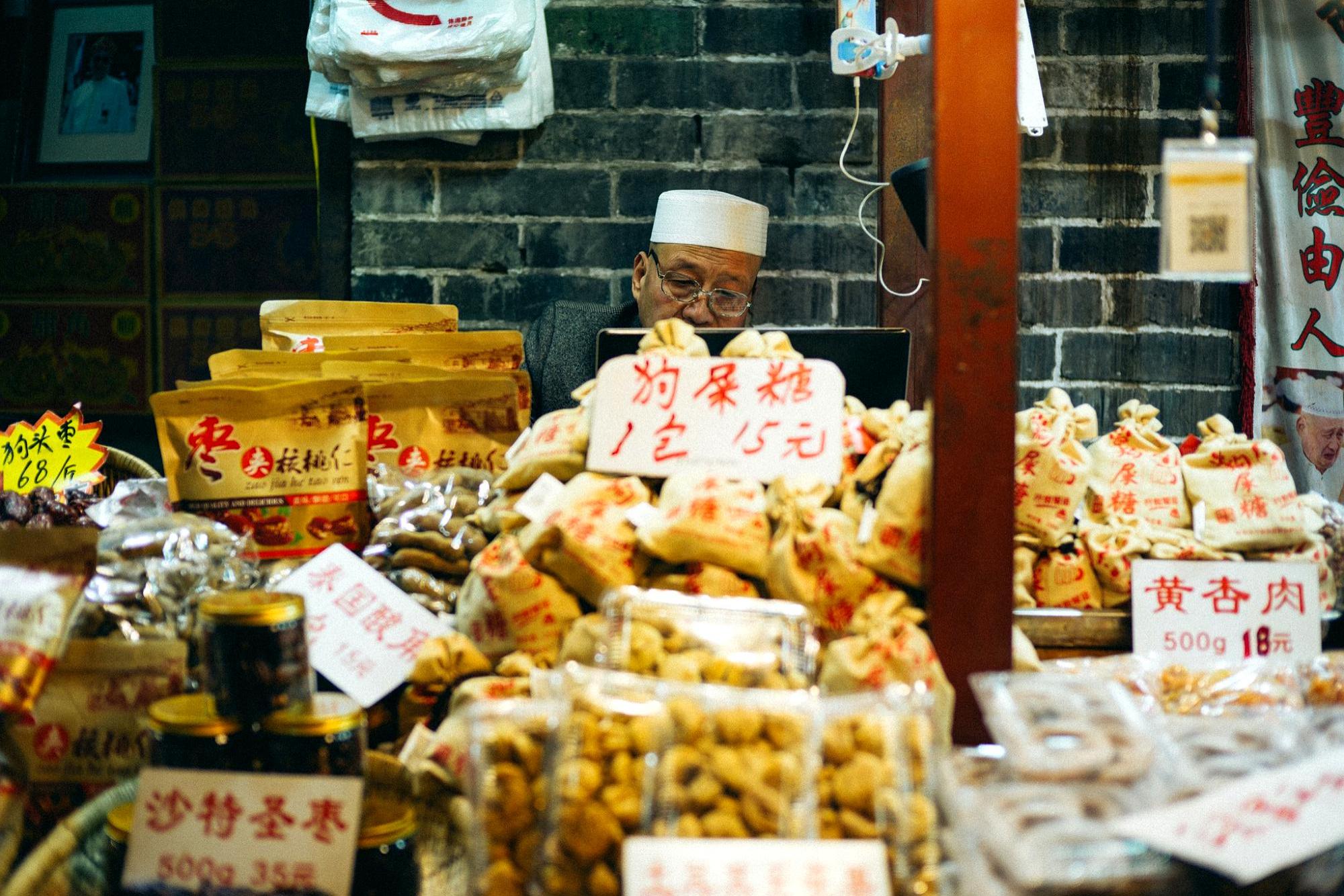 古都回民街人间烟火气,外地人来西安必去景点