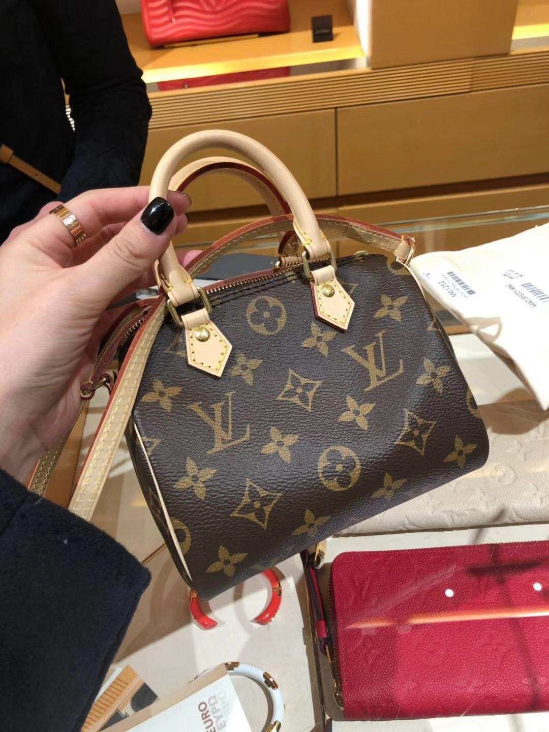 lv小枕头包和speedy区别,代购买到假lv怎么办