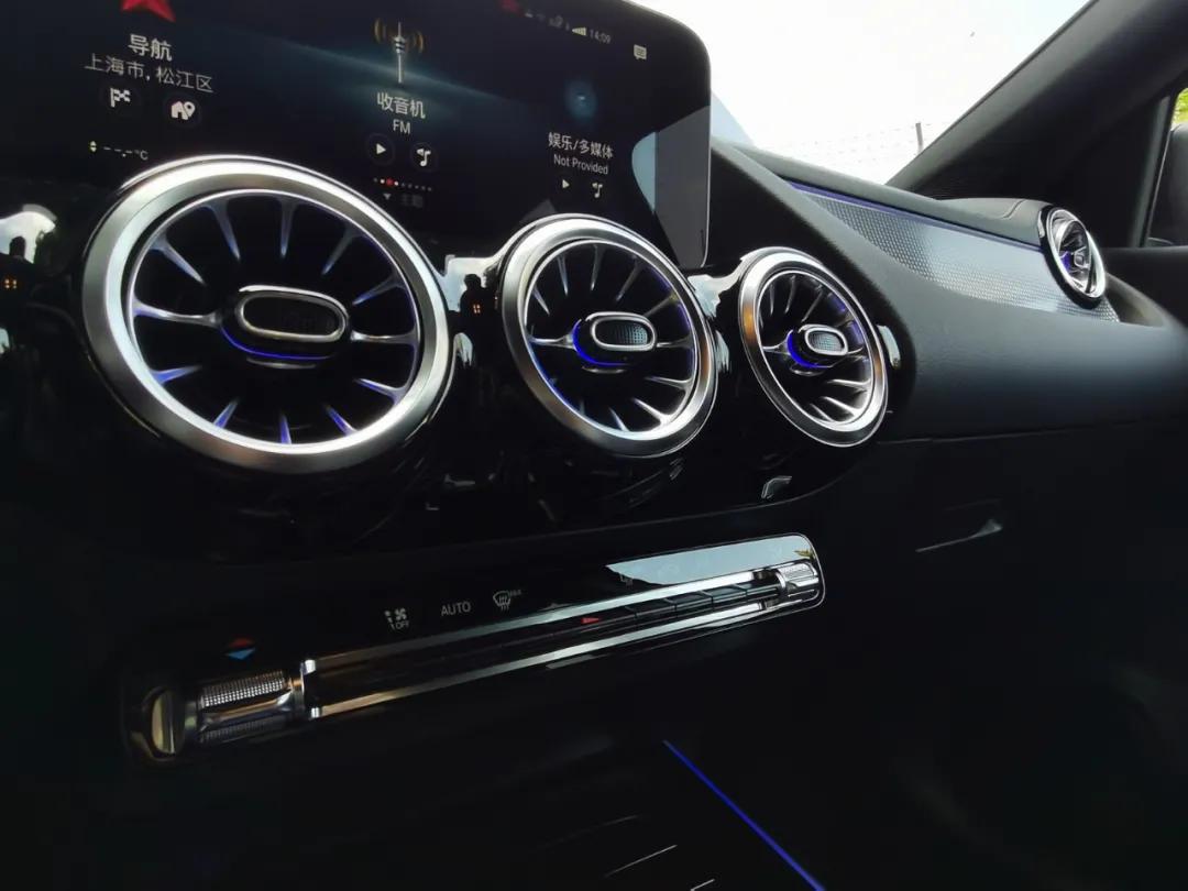 1.3升的排量对得起三叉星徽标么？试驾奔驰GLA2004MATIC