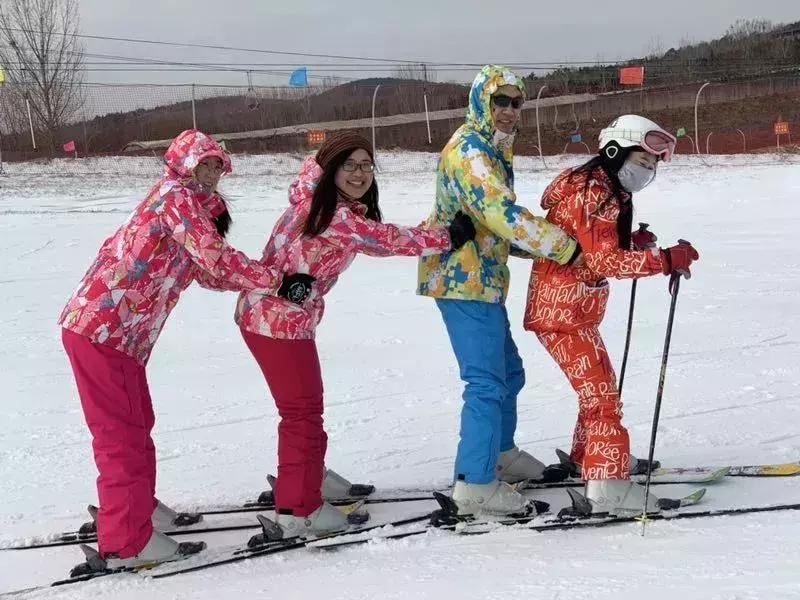 临沂茶山滑雪场地推荐,魅力冰雪之旅