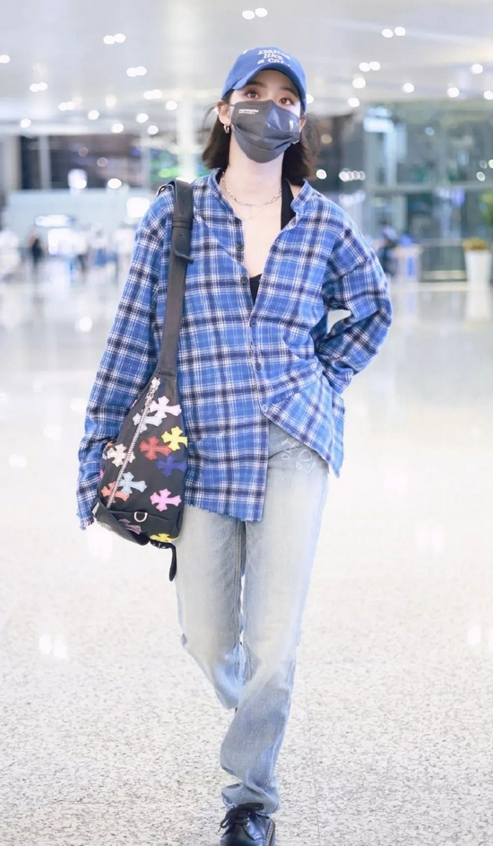 乔欣的迷你包包是什么品牌,乔欣最近有什么剧