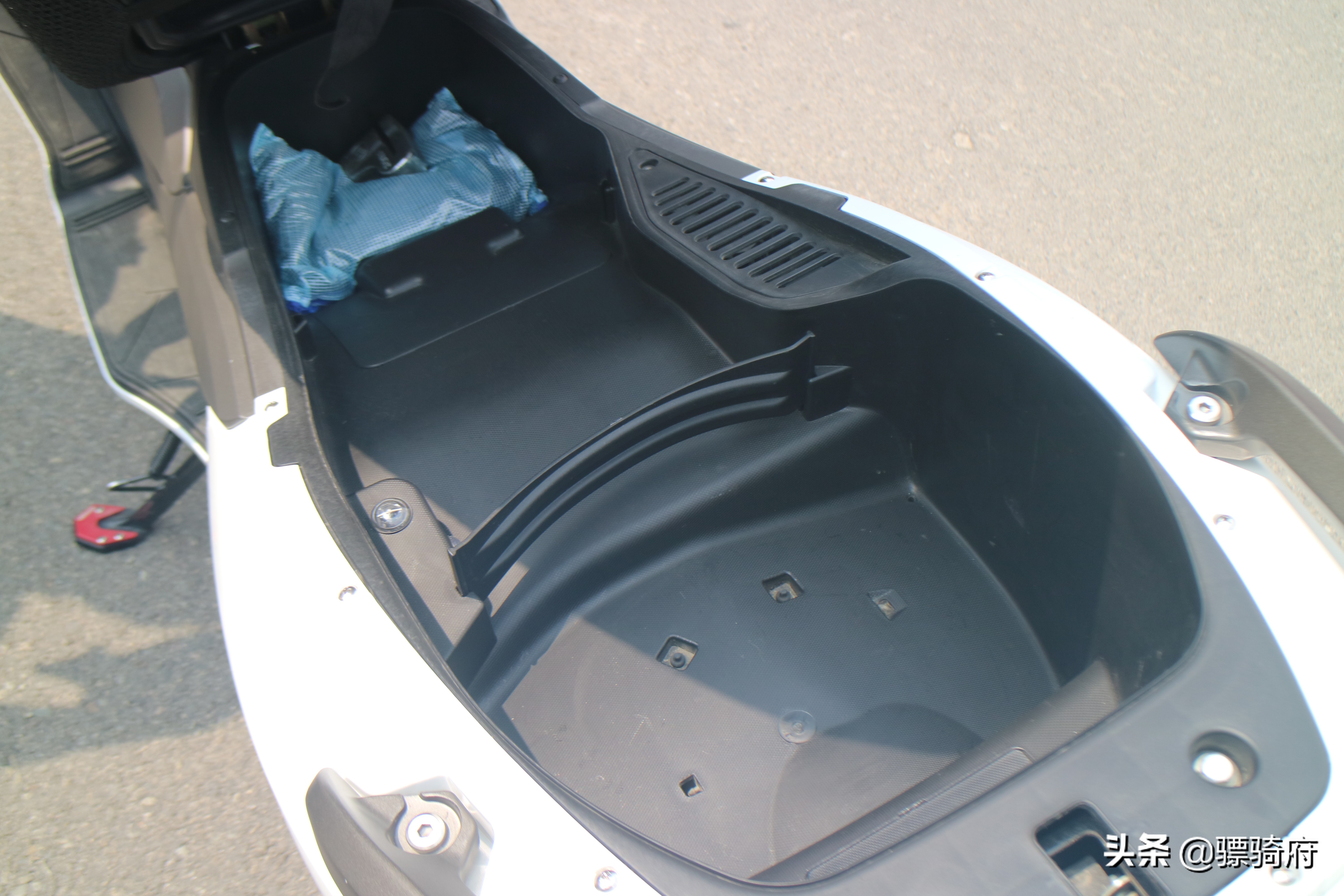 大阳v锐300与本田nss350对比评测,大阳v锐300高速测评