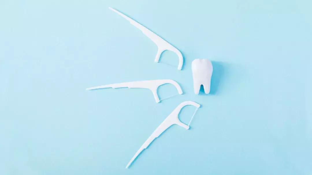 超声波洁牙能牙白吗,牙白洁牙