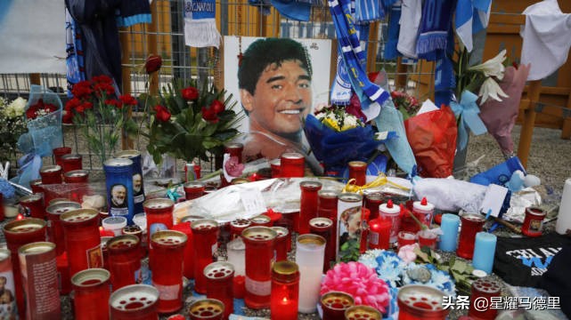 一名女球员拒绝为马拉多纳默哀,女球员拒绝为马拉多纳默哀