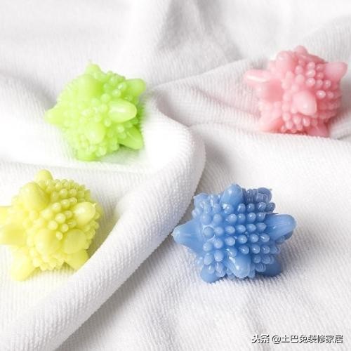 羽绒服在洗衣机里如何避免爆炸,羽绒服放在洗衣机里应该怎么洗