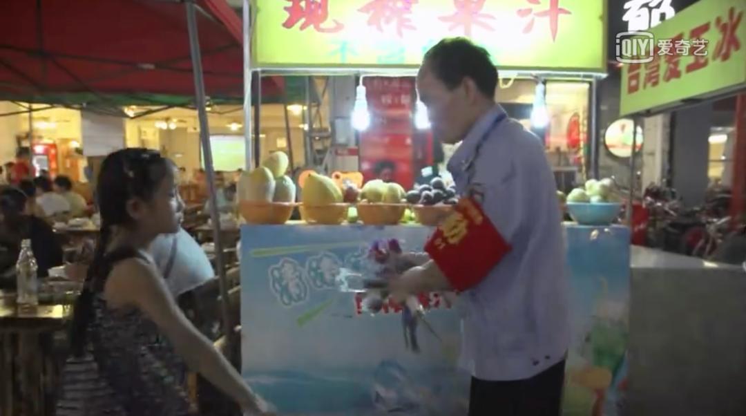 夜市摆摊日入9000元真能做到吗,夜市摆摊老板一天能挣多少钱